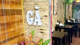 Sang nhượng quán phở gà tại phố tạ Quang bửu 