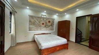 Cho thuê nhà  Thạch Bàn Long Biên, thang máy, oto tránh chỉ 12tr/thag