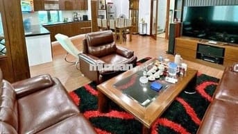 Đông Ngạc - Dân xây 60 m-  Wiew sân chơi, ô tô đỗ cửa- Gần ô tô tránh.