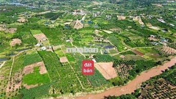 ĐẤT GIÁP SÔNG CHẤT ĐẤT PHA ĐỎ Ở GẦN TRUNG TÂM EAKAR