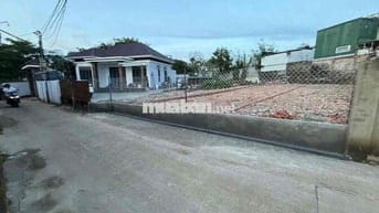 1 lô *** hẻm 268 Nguyễn Công Trứ - trung tâm thành phố.