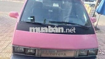 Toyota 9 chỗ ko niên hạn đăng kiểm 4/2026