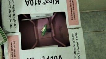 Thanh lý bình gas máy lạnh mới 