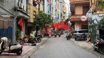 Bán nhà mặt ngõ 154 Ngọc Lâm. Nhày 5 tầng nở hậu đẹp. Ngõ kinh doanh