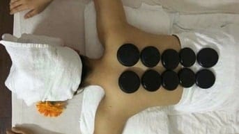 Em nhận massage trị liệu cổ vai gáy, Body tinh dầu