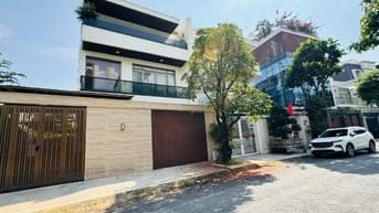 Chính chủ bán gấp Biệt thự Quận 2 Hồ Bơi sân vườn 240m2 giá chỉ 55 tỷ