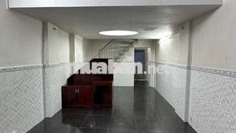 cho thuê nhà mặt tiền tầng trệt chung cư có 1 lầu