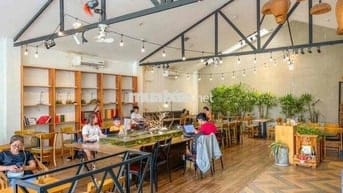 sang quán cf Đường Ngô Gia Tự , Chánh Nghĩa 10x20m.