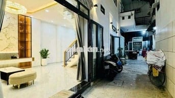 235/39 Hoàng Hoa Thám 5PN 4 WC 4 tầng cách MT HXH 30 m