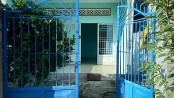 CÔ HỒNG BÁN NHÀ CHẠY THẬN GẤP 195TR.(NHÀ NÁT C4)