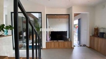 Nhà mới hẻm xe hơi ở Phước kiển dt 8x10 xd 1 lầu 3pn  1 tum