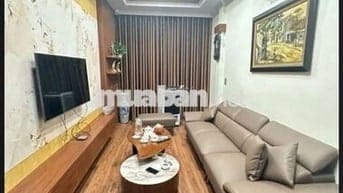 Tôi cần bán nhà mặt phố Cầu Giấy, nhà 5tầng full nội thất.