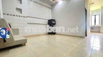 1 PHÒNG 43,7m2 TRONG CĂN NHÀ MẶT TIỀN NGUYỄN THỊ THẬP CÓ NỘI THẤT 2pn