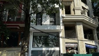 BÁN NHÀ MỚI XÂY 5 TẦNG - MẶT HỒ ĐIỀU HOÀ - KHU PHÂN LÔ NGÕ TÂY TRÀ