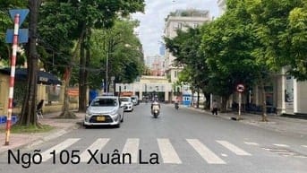 Cho thuê nhà 4 tầng Ngõ 105 Xuân La