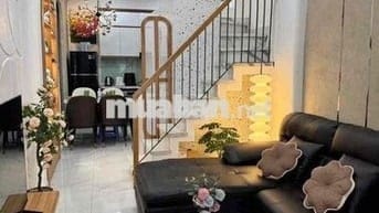 Nhà 1 trệt 1 lầu mới tinh, 2 phòng ngủ. HẺM 3M ngay chung cư dreamhome