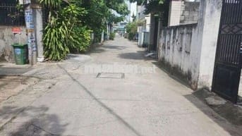 BÁN ĐẤT 6*27 TẶNG NHÀ CẤP 4 HẼM XE TẢI THÔNG