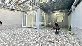 SÂN SIÊU RỘNG ĐẬU ĐƯỢC 3 CHIẾC Ô TÔ 8x15M SẴN 2PN KÍN 1 HỞ Ở + KHO