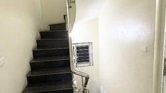 Cho thuê nhà ngõ phố Cảm Hội gần mặt phố Lò Đúc