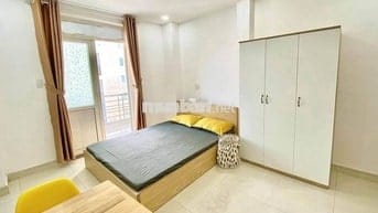 Ban công cửa sổ siêu thoáng mát-Xô Viết Nghệ Tĩnh gần ĐH HuTech