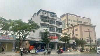 Mặt Phố Ngyễn Hoàng Tôn - Tây Hồ - 81 M2 – Cấp 4 – Giá 19.4 Tỷ. 💥💥SI