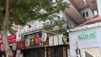 NHÀ THUÊ MT Tạ Quang Bửu F5Q8 đt: 6m x 20m, 3 lầu st đối diện Giá Việt