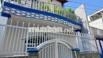 BÁN NHÀ QUẬN 4 – HẺM 3M – ĐẸP, NGAY TRUNG TÂM