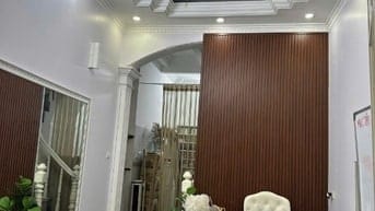 Cho thuê nhà sát mặt đường to tại 1 ngõ 258 Tôn Đức Thắng, Hà Nội