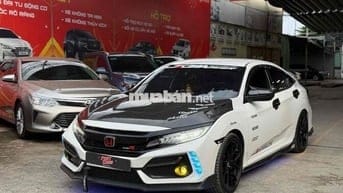 Honda Civic 2019 1.5 Turbo RS lên 100 tr đồ chơi