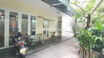 Bán đất 161 m² trung tâm Hải Châu, sân rộng đậu ô tô, tặng nhà 3 tầng