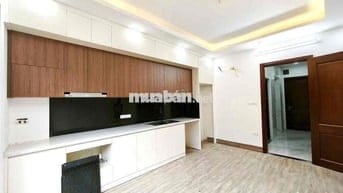 LẠC LONG QUÂN – NHÀ MỚI 5 TẦNG – THANG MÁY