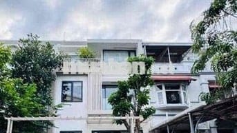 CHO THUÊ BIỆT THỰ MỸ THÁI, PMH, Q7 TRỆT 2 LẦU, 4PN, FULL NT 55 TRIỆU.