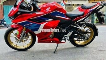 Honda CBR màu Đỏ xe mới99% chính chủ
