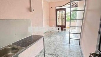 Phòng có gác máy lạnh kệ bếp ban công ngay gần bến xe Q8 500m