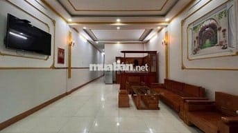 CHO THUÊ NHÀ 180m2 FULL NỘI THẤT CẠNH ĐH FPT, CẦN THƠ