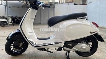 Vespa trắng đen phanh abs xe đẹp