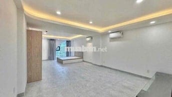 Nhà mới siêu rộng ban công , có thể tách ra làm 1PN