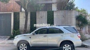 Toyota Fortuner 2010 2.7V 4x4 AT - 139000 km