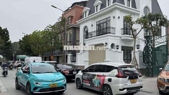 BIÊT THỰ LÔ GÓC THANG MÁY ĐẲNG CẤP