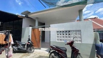 Cần ra gấp! Nhà cấp 4 Dĩ An 1.26 tỷ, vị trí đẹp,sổ sẵn công chứng liền