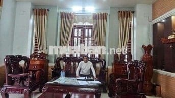 Nhà bệt hự đẹp 623m2 tặng nội thất