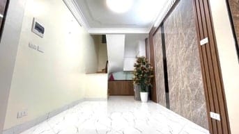 Cho thuê nhà riêng nguyên căn.