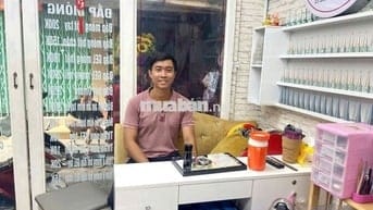 CHO THUÊ TIỆM NAIL CHỢ NHẬT TẢO, 24m2, 8 sạp, 8 tr/tháng, Full Đồ Nghề