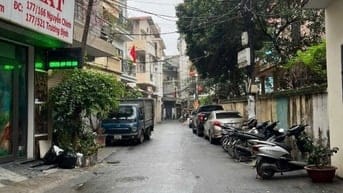 Bán nhà mặt ngõ Trương Định, diện tích 72,3 m2 x 5 tầng 1 lửng, 1 tum