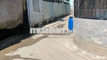 BÁN GẤP!!!  NHÀ CẤP 4 – FULL NỘI THẤT  – ĐƯỜNG THÔNG DĨ AN