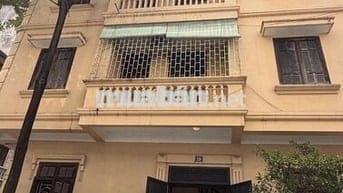 Nhà thuê ngõ 20 phố Nguyễn Chánh, Diện tích 55m2 x 4 tầng lô góc 2MT