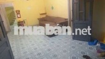 Nhà sạch sẽ dọn vào ở đc liền ,gác lửng 1pn ,1 wc, xe bagac để đc sân