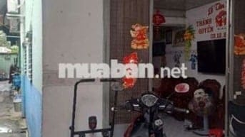 BÁN NHÀ CẤP 4 5X20 CÓ 5 PHÒNG TRỌ PHÍA SAU GIÁP THỦ ĐỨC HẺM XE HƠI