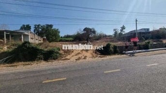 Chính chủ bán mặt tiền DT715, dt hơn 1250m2, ngay sân bay Phan Thiết