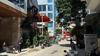 Chính chủ cần bán mảnh đất ngõ 603 Lạc Long Quân. LH 0983.837.112